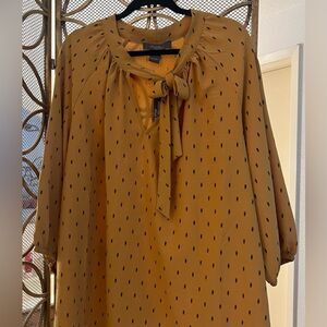 NWT- Olivia & Martin Tie front Blouse Sz 2X
